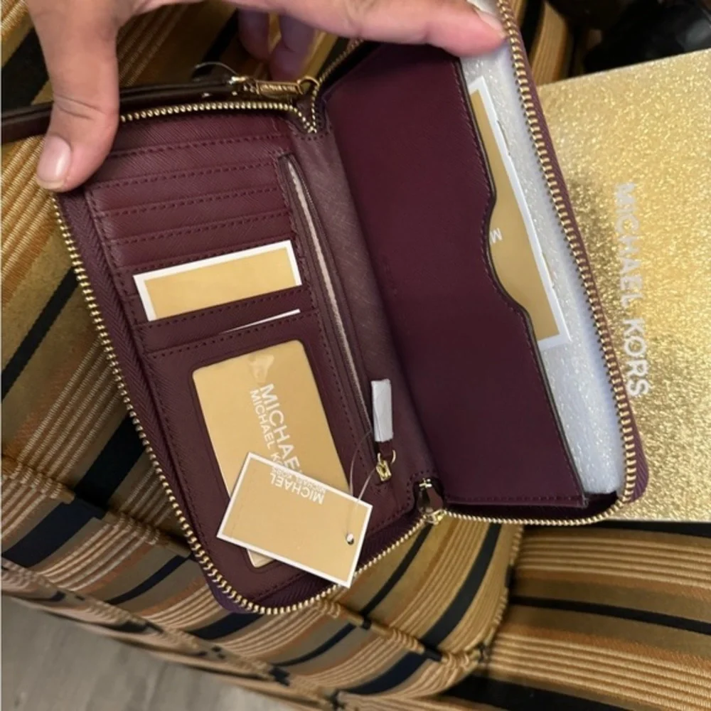 Valentines 💝 Michael kors fulton large wallet phone case leather